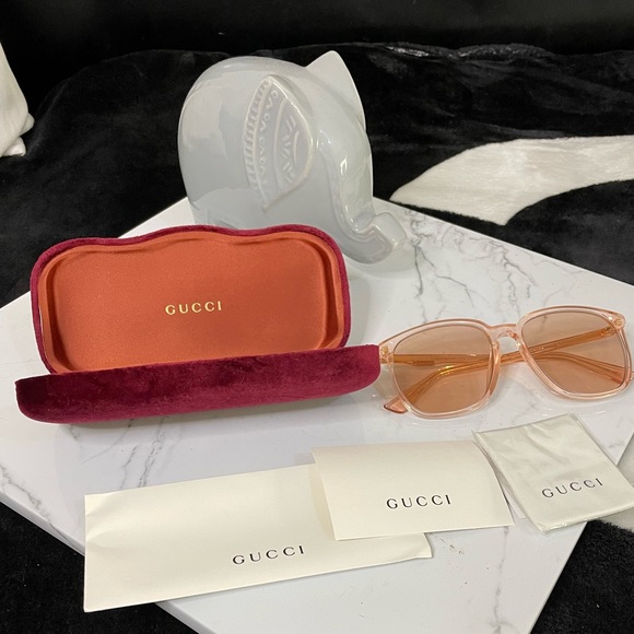 GUCCI
55mm Rounded
Square Sunglasses - Picture 2 of 4